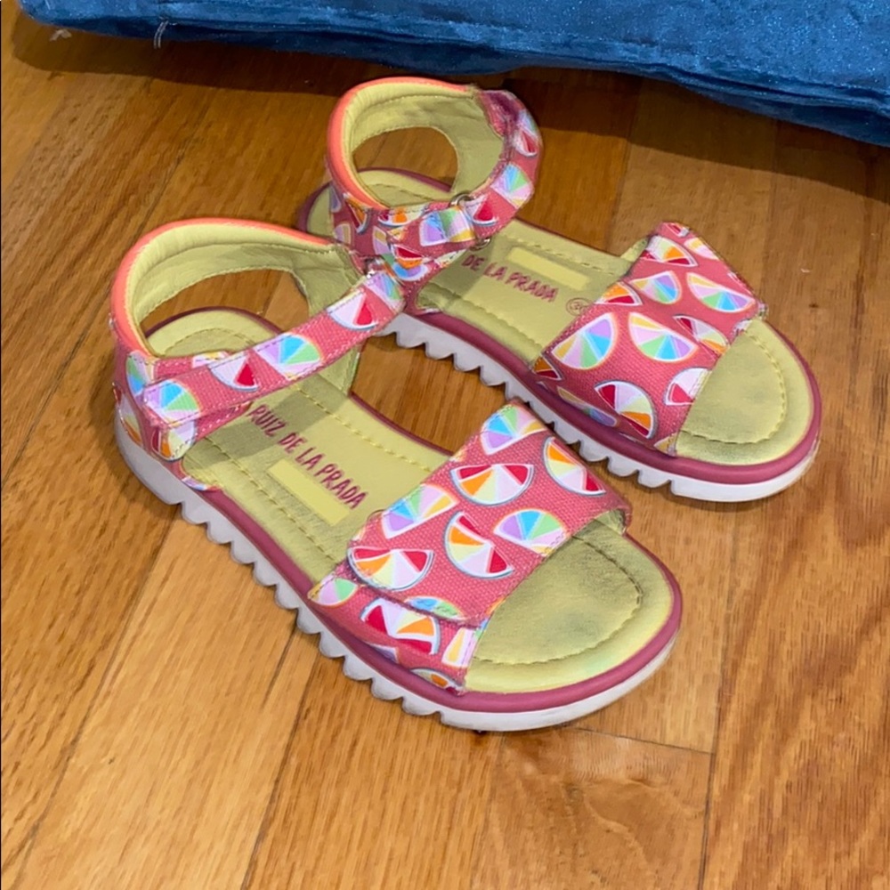 cute melon styled summer sandals for children!